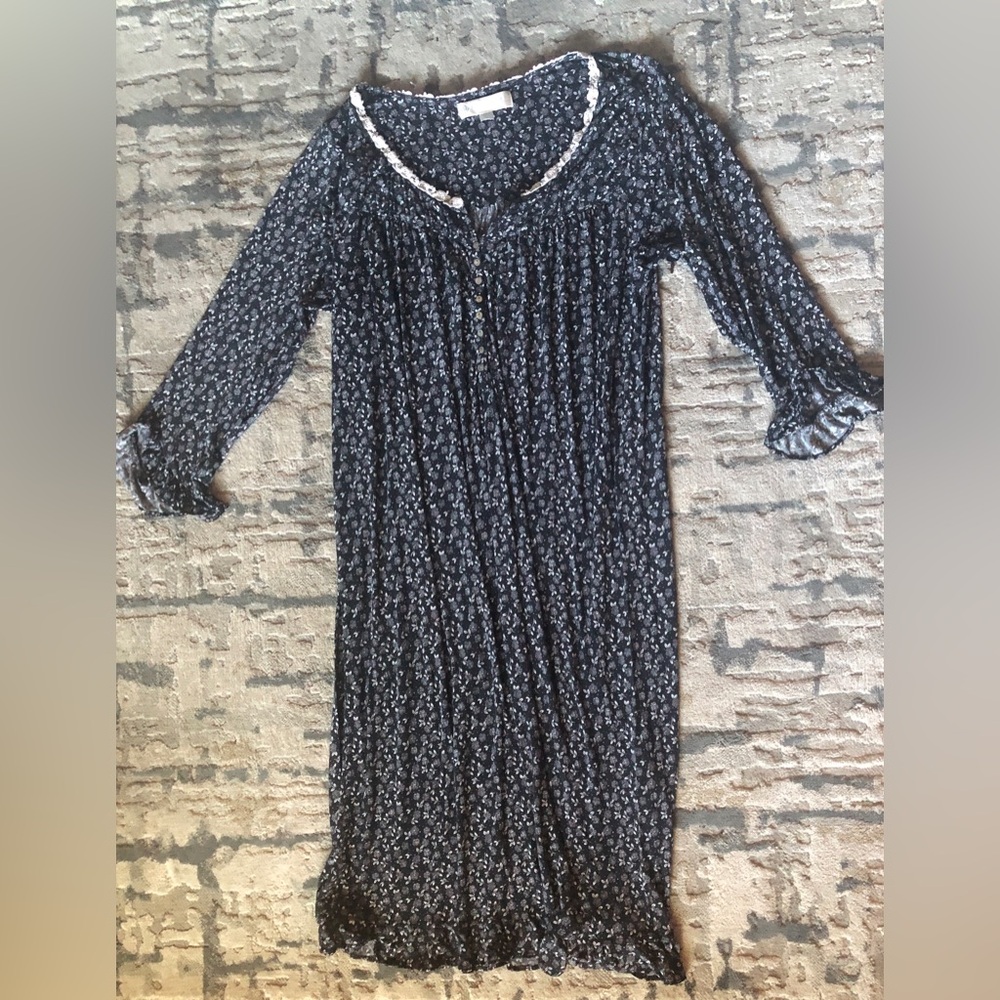 Eileen West lace trim nightgown black floral medium